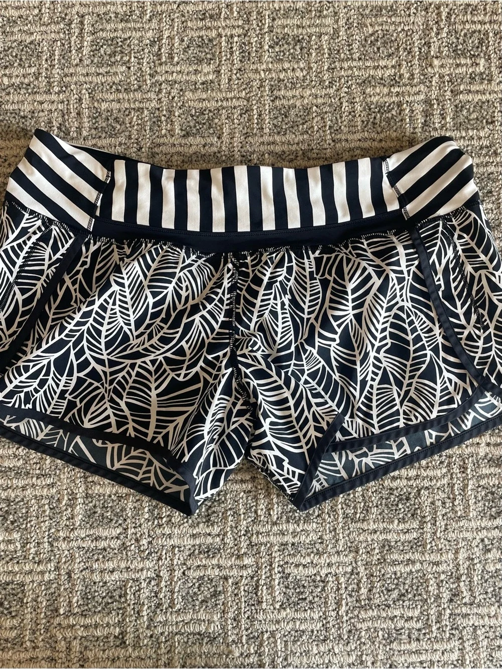 Short Short Bundle Lululemon & Adidas - Picture 10 of 14